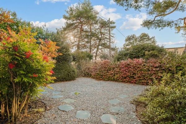 Superbe maison de ville avec jardin et piscine au coeur de Chailly 3