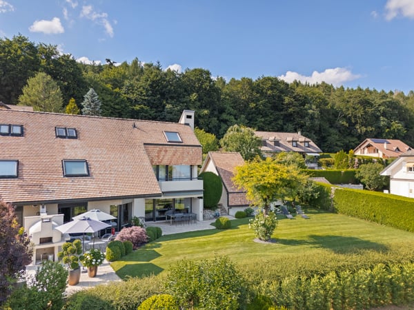 Vue spectaculaire et confort moderne à Genolier 3