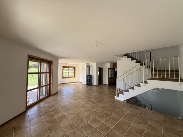 MAISON FAMILIALE RÉNOVÉE DE 210 M2 A LOUER DISPONIBLE IMMEDIATEMENT 2