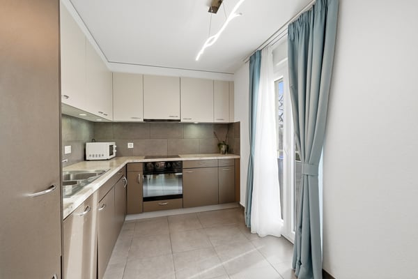 À DEUX PAS DES RIVES - SPACIEUX ATTIQUE AVEC BALCON ET VUE LAC 8