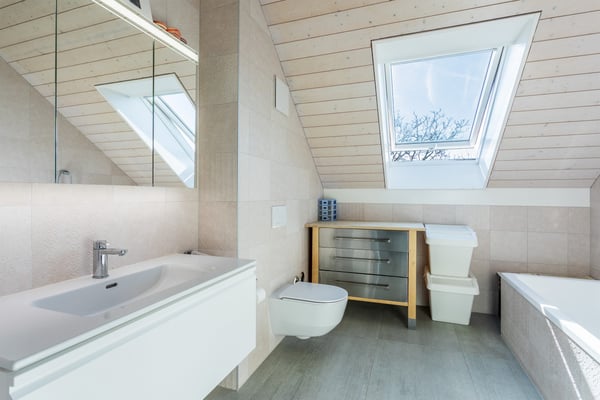 A CUARNENS, ATTIQUE 5.5 PIECES AVEC MEZZANINE DE 200 M2 POUR FAMILLE 11