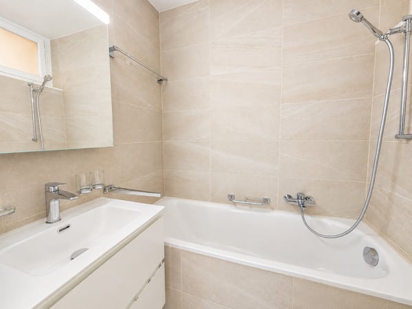 Studio refait à neuf à deux pas du lac et de la gare! 4
