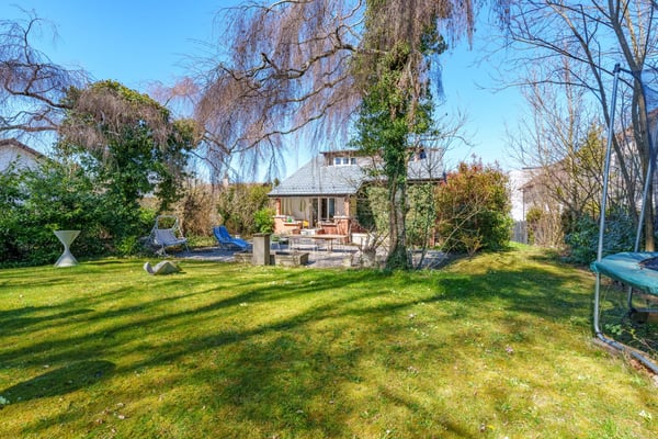Élégante villa rénovée dans un cadre de vie paisible 12