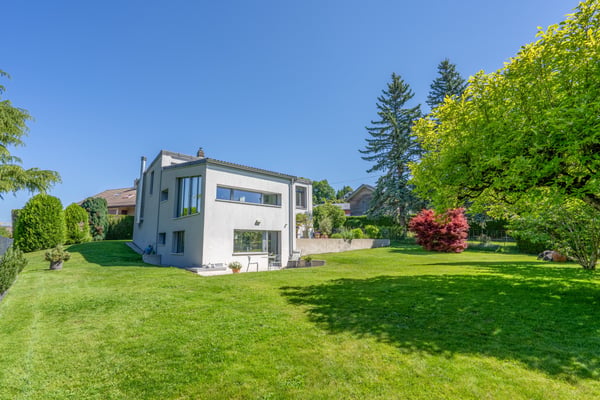 EN EXCLUSIVITÉ: Élégante propriété avec cachet aux portes de Lausanne 2