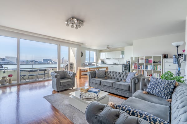 EXCLUSIVITÉ - ATTIQUE DE 5 PIÈCES AVEC VUE DÉGAGÉE