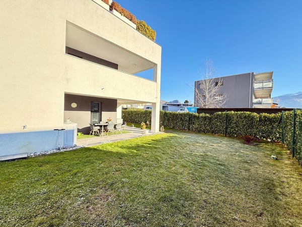 1.5 pièces en rez-de-chaussée avec terrasses et garage sécurisé – Vétroz 3