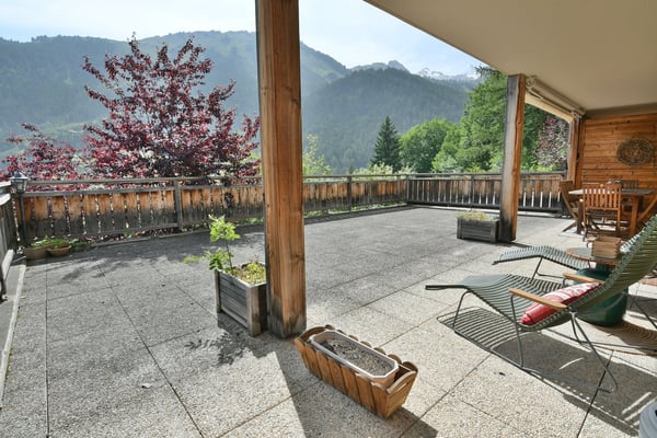 Gemütliche 2.5-Zimmer-Wohnung mit großer Terrasse in Ovronnaz/VS