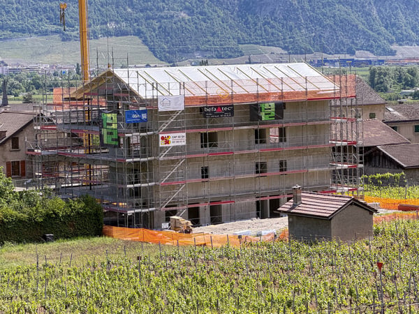 Superbe appartement de 3.5 pièces neuf idéalement situé à Leytron/VS 2