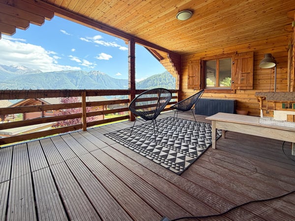 Chalet magnifiquement rénové sur une très belle parcelle plate à Ovronnaz/VS 14