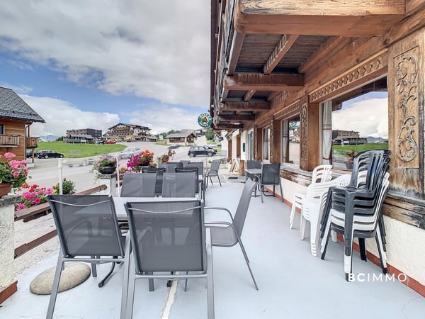 Chalet composé de deux appartements et un commerce 7