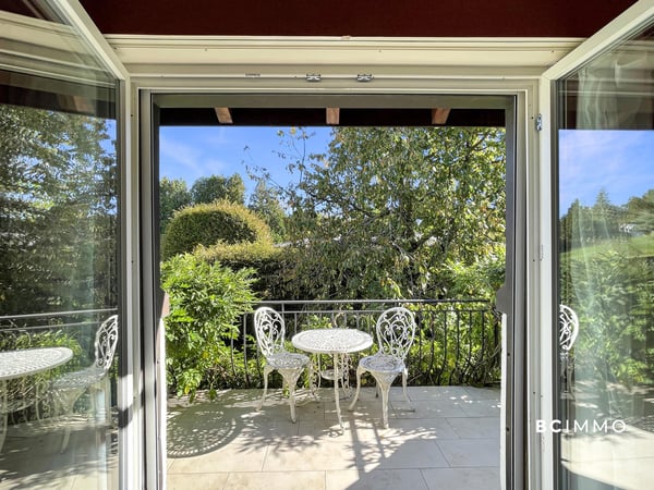 Villa de standing avec piscine intérieur 8
