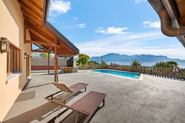 Magnifique villa vue lac et piscine 2