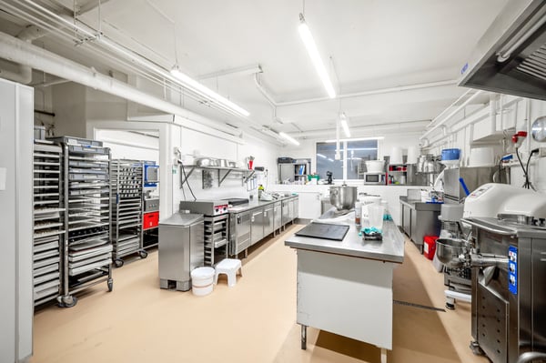 Immeuble Centre ville - Vue lac - 3 logements + commerce Brut 4.48% 6