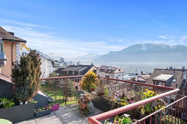 Immeuble Centre ville - Vue lac - 3 logements + commerce Brut 4.48% 4