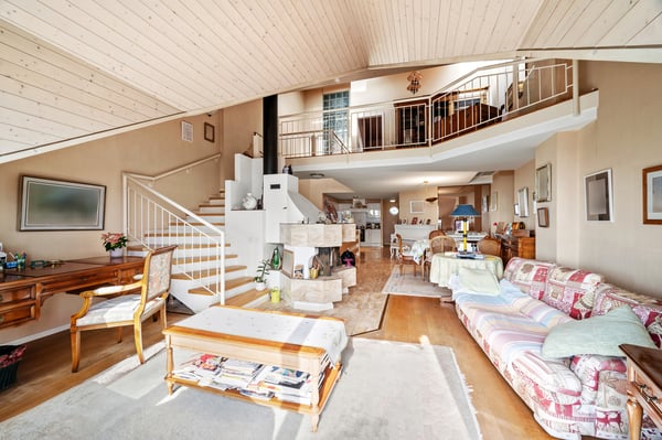 Immeuble Centre ville - Vue lac - 3 logements + commerce Brut 4.48% 2