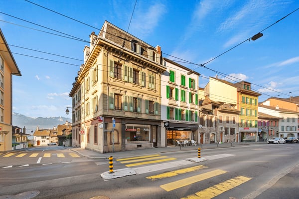 Immeuble Centre ville - Vue lac - 3 logements + commerce Brut 4.48% 10
