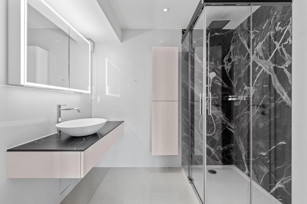 Bel appartement spacieux de 1.5 pièces de 175m2 au 8ème étage. 13