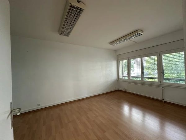 Local commercial au 1er étage de 69m2 1