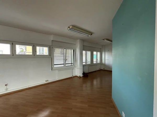 Local commercial au 1er étage de 69m2 3