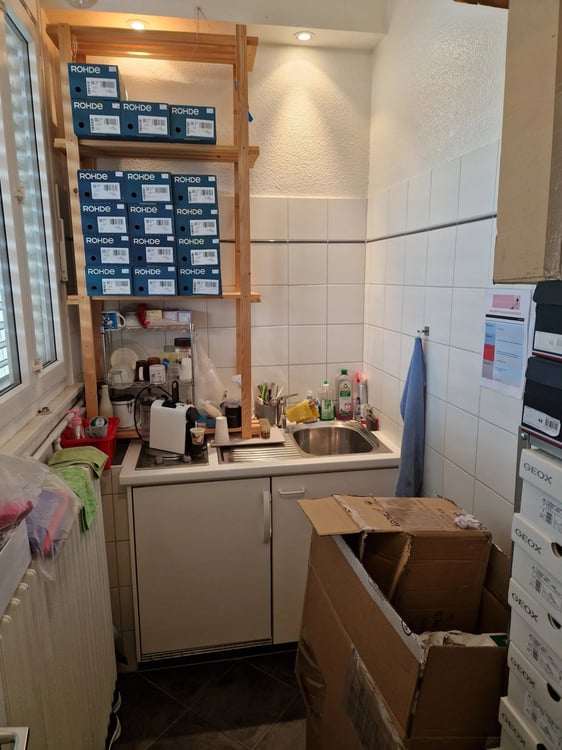 Local commercial d'approximativement 61 m2 au rez-de-chaussée 2