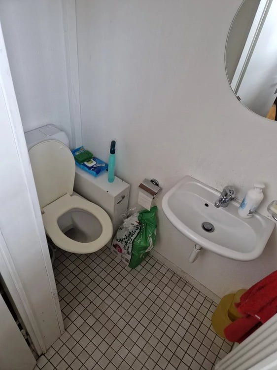 Local commercial d'approximativement 66 m2 au rez-de-chaussée 3