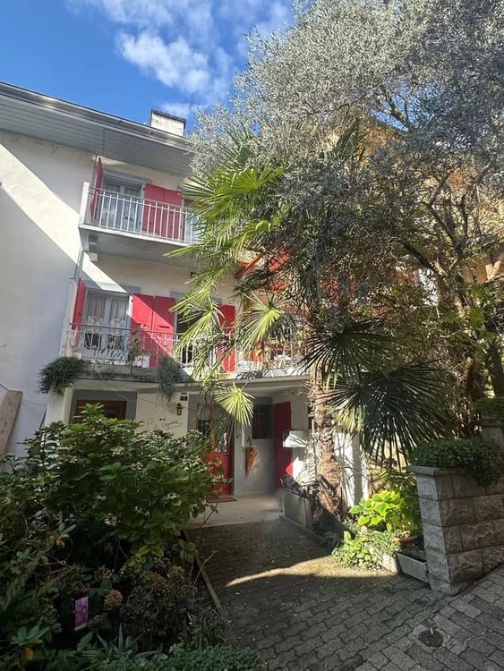 Studio meublé au rez-de-chaussée 1