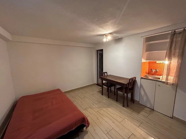 Studio meublé au rez-de-chaussée 2