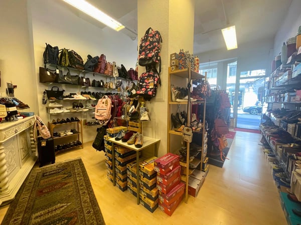 Commercial space of approximately 127m2 on the ground floor 6