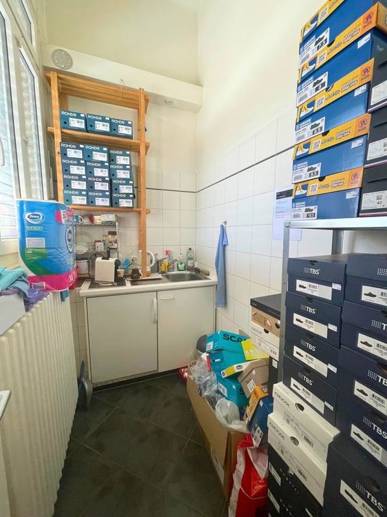 Commercial space of approximately 127m2 on the ground floor 9