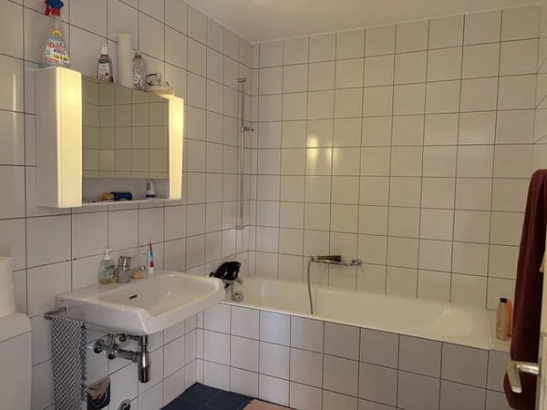 Surface commerciale à louer de suite de 3pièces au rez-de-chaussée 6