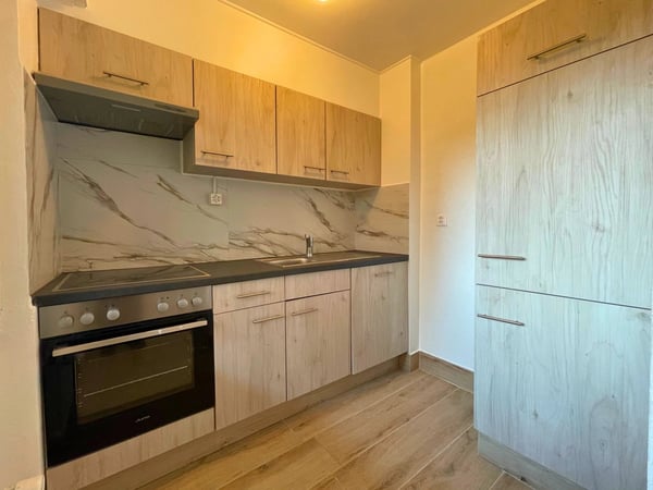 Appartement de 2 pièces au rez inférieur. 8