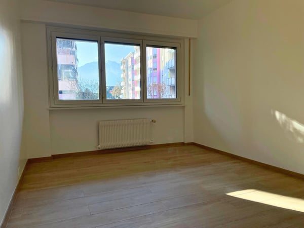Appartement de 2 pièces au rez inférieur. 12
