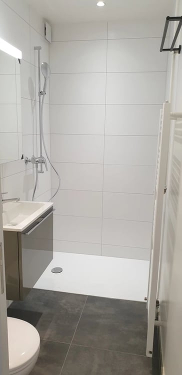 Appartement de 2 pièces au 1er étage entièrement rénové. 9