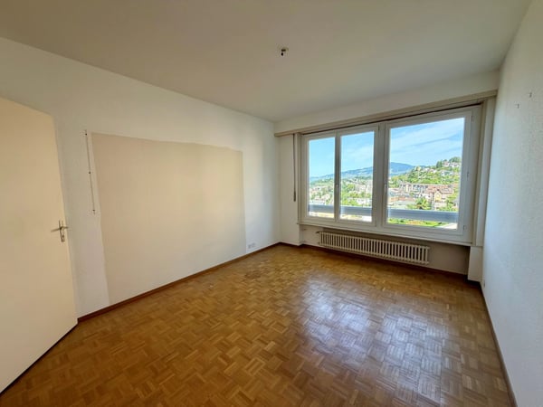Joli 2.5 pièce à rénover avec vue lac 5