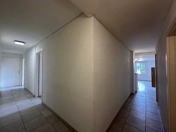 Appartement de 4.5 pièces au 1er étage avec une terrasse 6