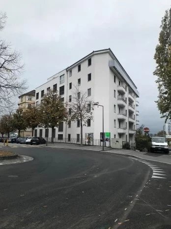 Studio au 1er étage 1