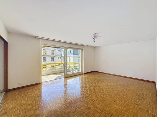 Appartement rénové de 3.5 pièces au 2ème étage. 9