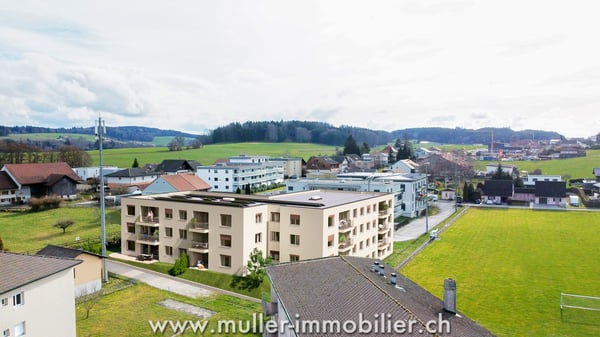 Appartement 1.5 pièces avec balcon et vue dégagée à 5 min de Romont 10