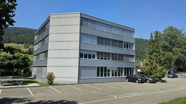 Administratif/Bureau 1'732 m2 à Sonceboz-Sombeval 1