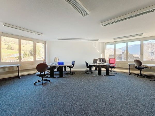 Bureaux équipés et modulable à souhait 9