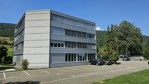 Bureaux équipés et modulable à souhait 1