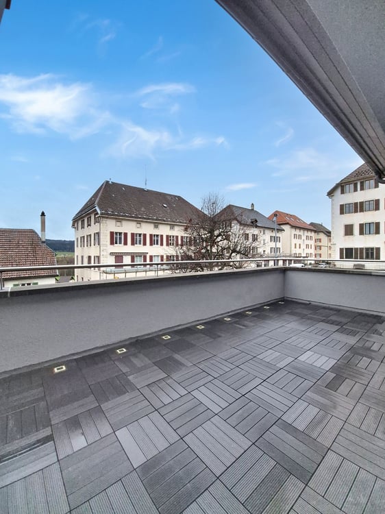 Ne laissez pas passer cette affaire! Bel appartement rénové, spacieux, lumineux de 1.5 pièces au-dessous du prix du marché! 4