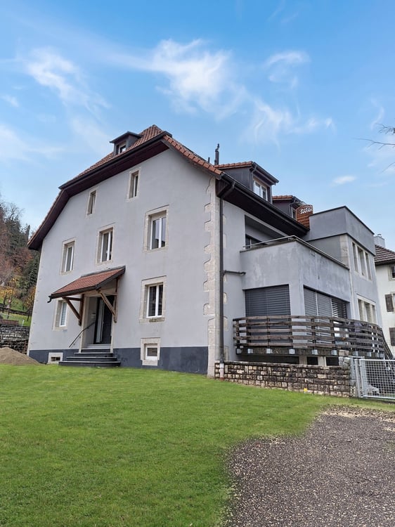 Ne laissez pas passer cette affaire! Bel appartement rénové, spacieux, lumineux de 1.5 pièces au-dessous du prix du marché! 11