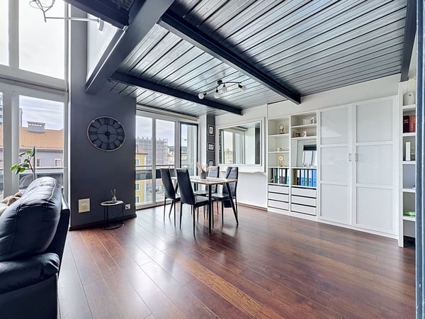 Lumière, hauteur, caractère : un duplex pas comme les autres à La Chaux-de-Fonds 6