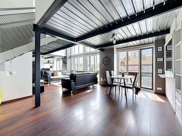Lumière, hauteur, caractère : un duplex pas comme les autres à La Chaux-de-Fonds 5