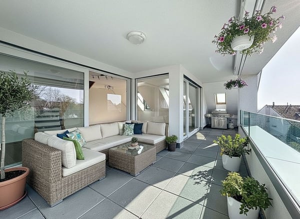 Duplex 4.5 pièces au dernier étage avec vue sur le Léman, les Alpes et les vignobles 1