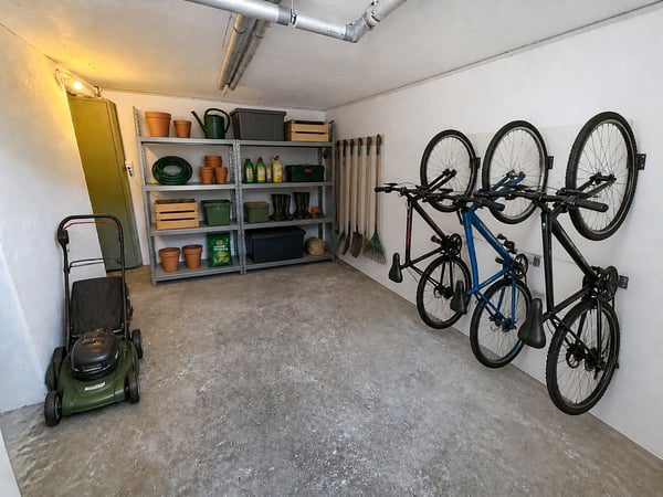 Charmante 4,5-Zimmer-Wohnung mit separatem Eingang, Privatgarten und Weitsicht 9