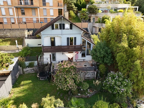 Maison indépendante de caractère avec jardin, studio et potentiel locatif 1