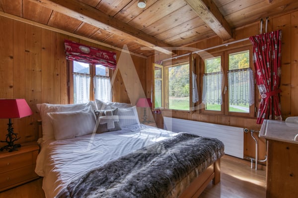 A VENDRE APPARTEMENT 5.5 PIECES  DANS UN CHALET AUTHENTIQUE 7
