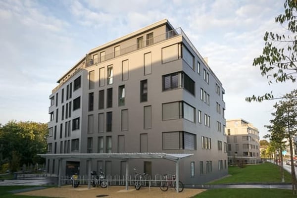 Lumineux appartement de 2 pièces avec balcon à Lausanne 1